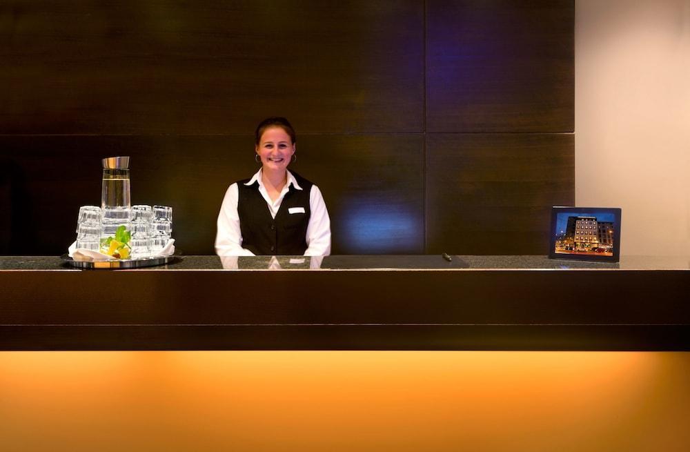 Hotel Lumiere An Der Messe "New Opening" Frankfurt am Main Buitenkant foto