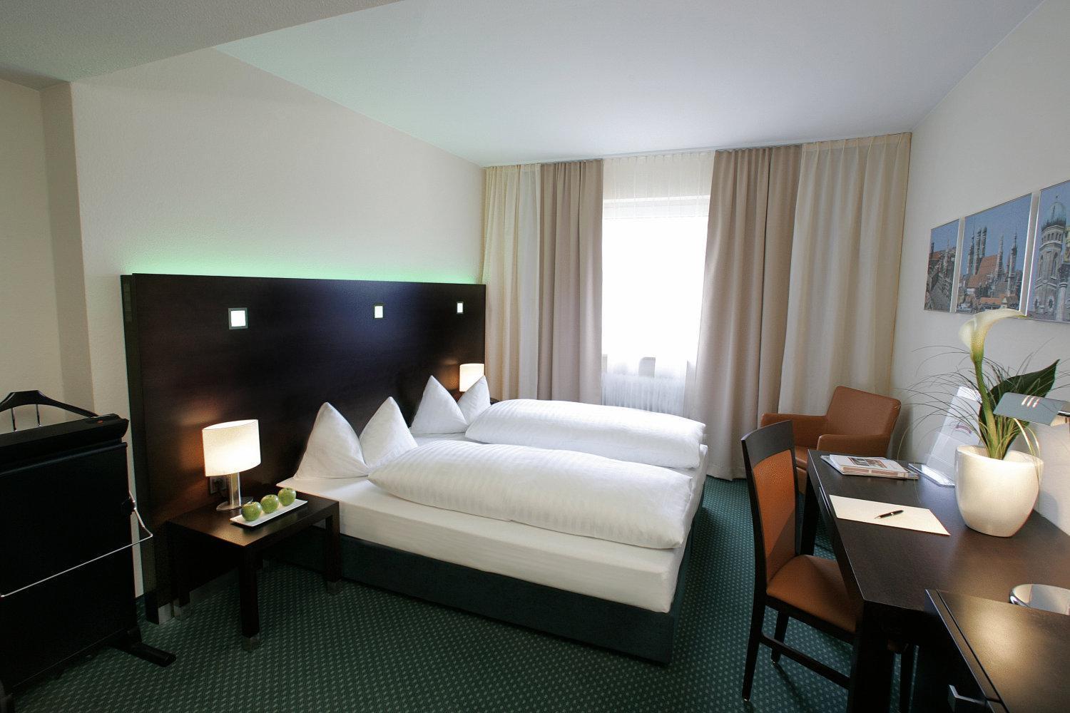Hotel Lumiere An Der Messe "New Opening" Frankfurt am Main Buitenkant foto