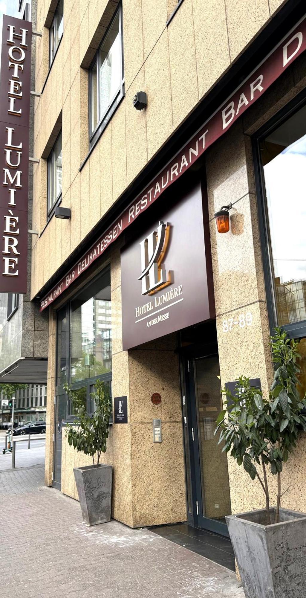 Hotel Lumiere An Der Messe "New Opening" Frankfurt am Main Buitenkant foto