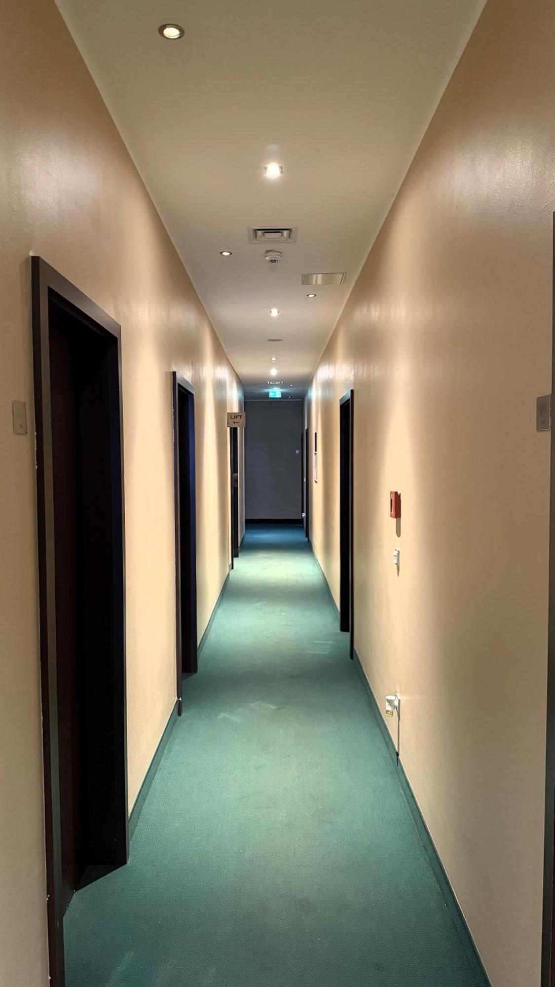 Hotel Lumiere An Der Messe "New Opening" Frankfurt am Main Buitenkant foto