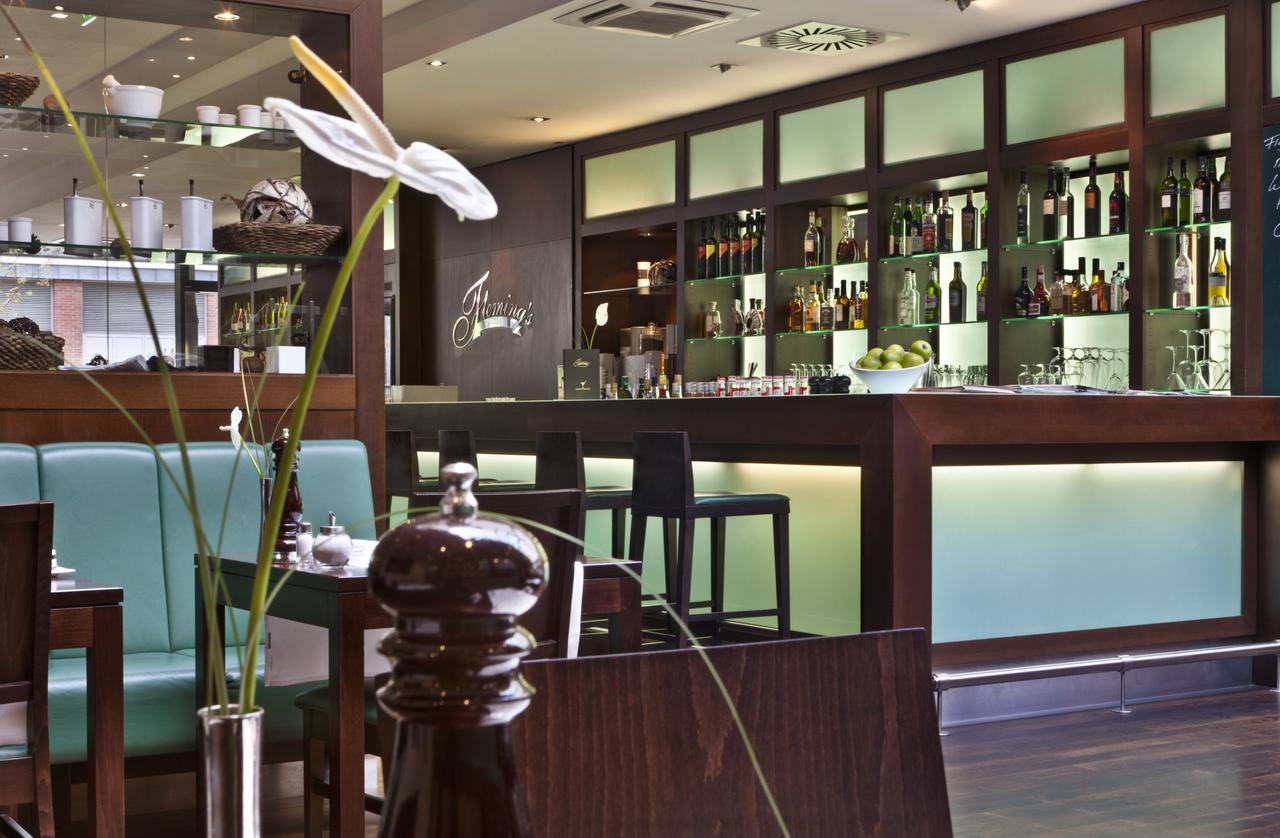 Hotel Lumiere An Der Messe "New Opening" Frankfurt am Main Buitenkant foto
