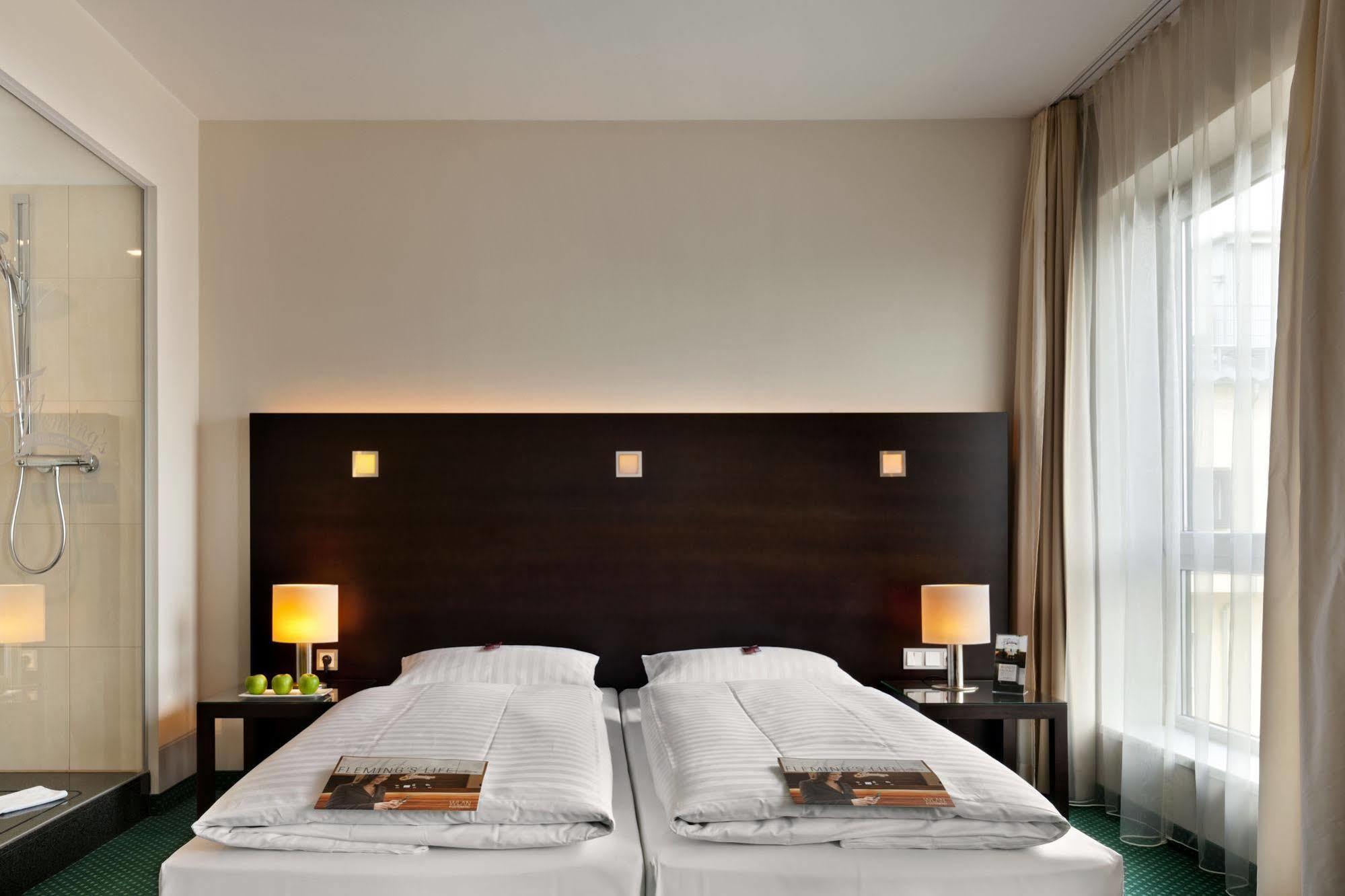 Hotel Lumiere An Der Messe "New Opening" Frankfurt am Main Buitenkant foto
